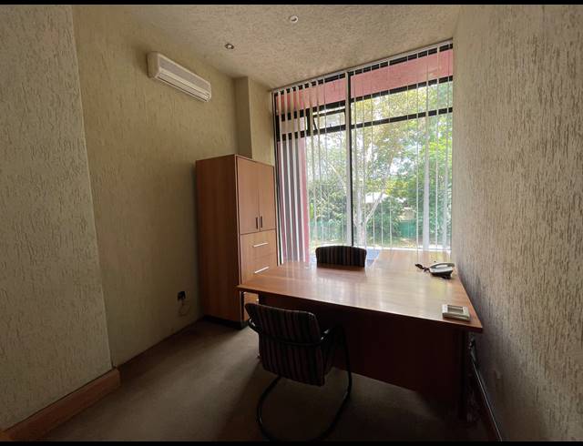 3,965M² INVESTMENT FOR SALE IN HOUGHTON ESTATE